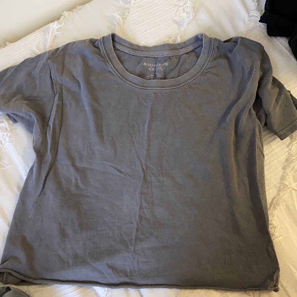 Cropped grey tee